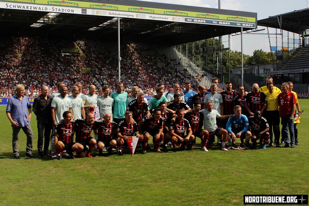 25 Jahre Bundesliga: SC Freiburg - Bayern München / Jubiläumsspiel